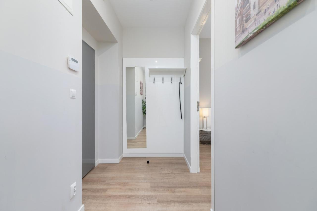 Central Planty Park Apartment Lobzowska By Noclegi Renters Cracovia Exterior foto